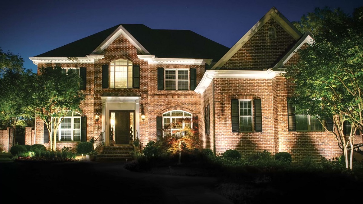 DIY vs. Professional Landscape Lighting Expert Insights for 2025 Canadian Homes