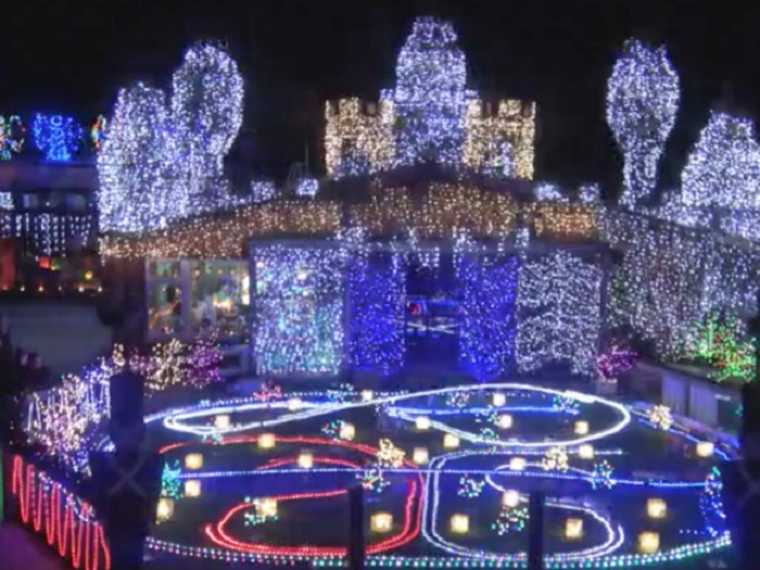Top 10 Christmas Light Displays in Canada 2025 Top 10 Christmas Light Displays in Canada 2025