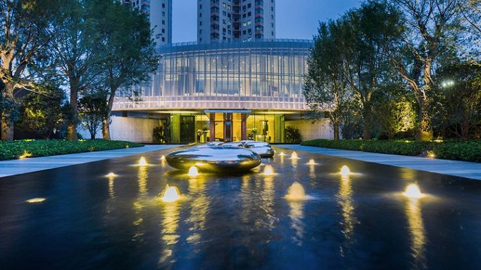 Incorporate Underwater Lights into Landscape Architecture